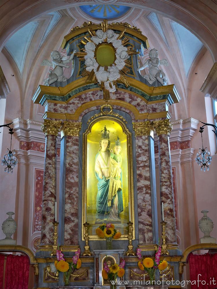 Piverone (Turin, Italy) - Altar of the Church of the Madonna of Anzasco